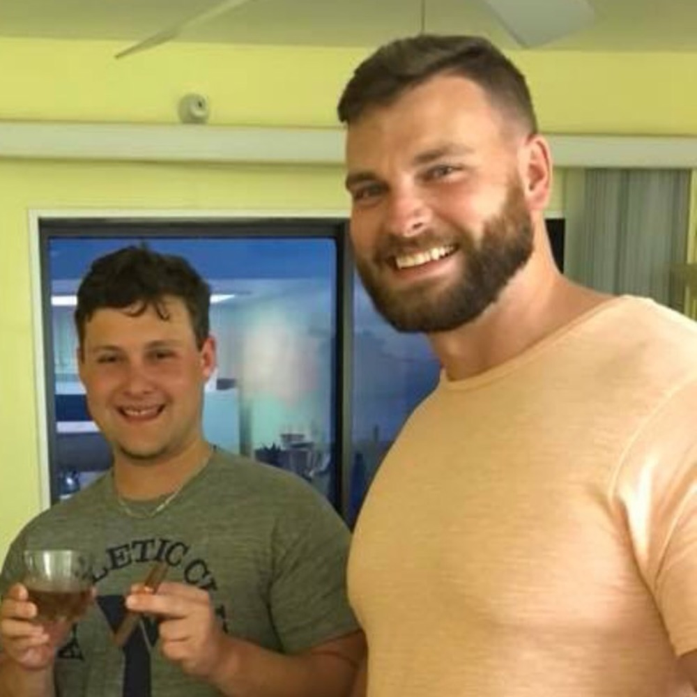 Meet your Posher, Avery